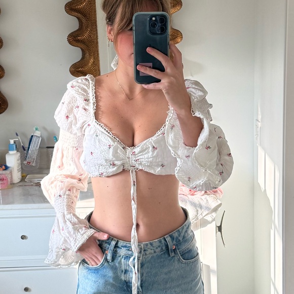 Crop top, bell sleeve - Picture 1 of 5